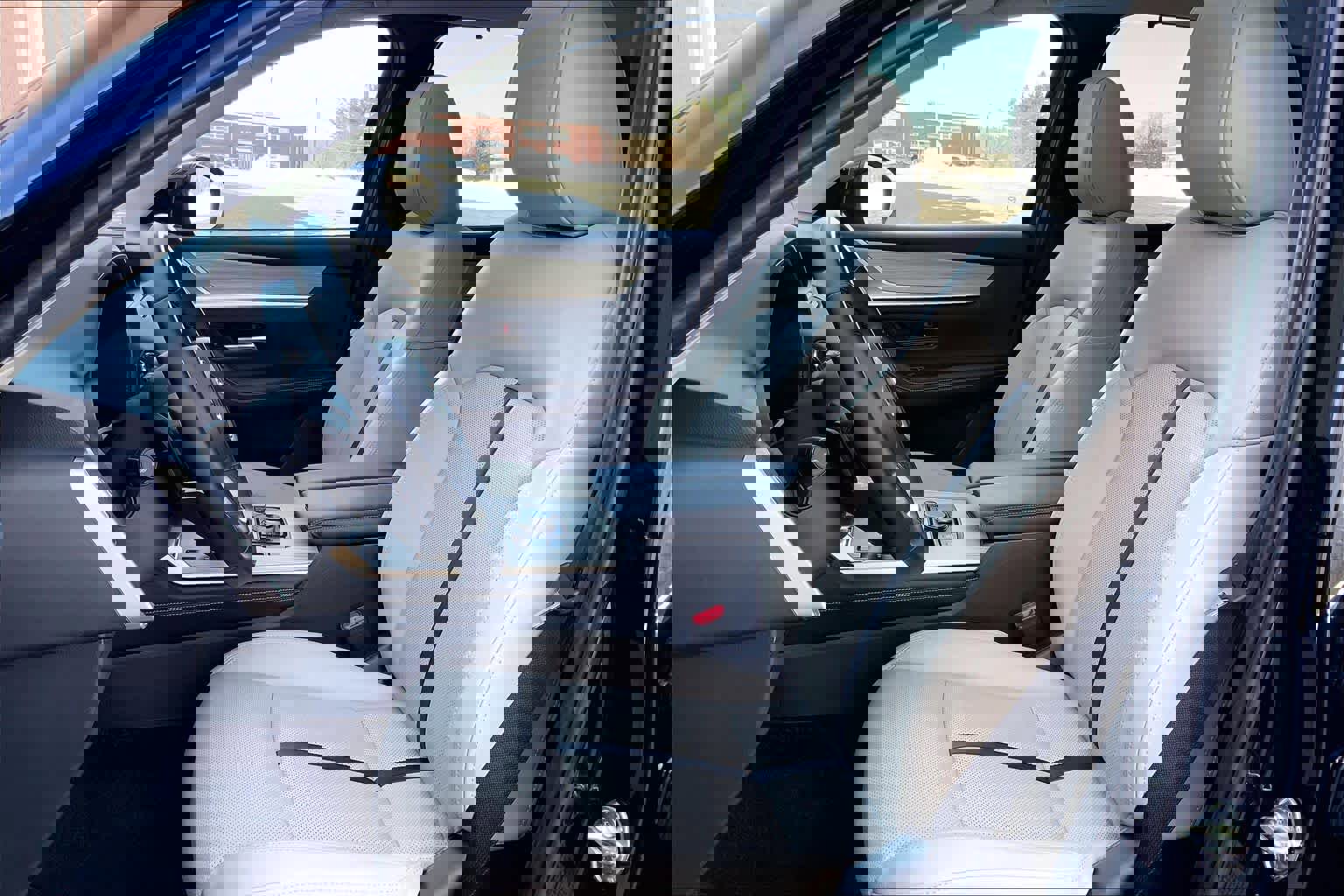 Used 2024 MAZDA CX-90 Plug-In Hybrid w/ Preferred image 9