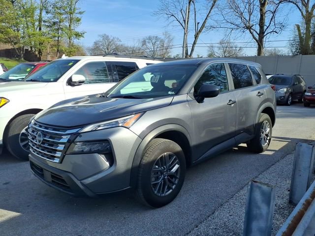 Used 2024 Nissan Rogue S image 1