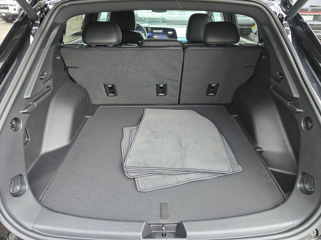 New 2026 Chevrolet Equinox EV LT w/ Convenience Package II image 16