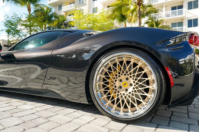 Used 2021 Ferrari SF90 Stradale image 18
