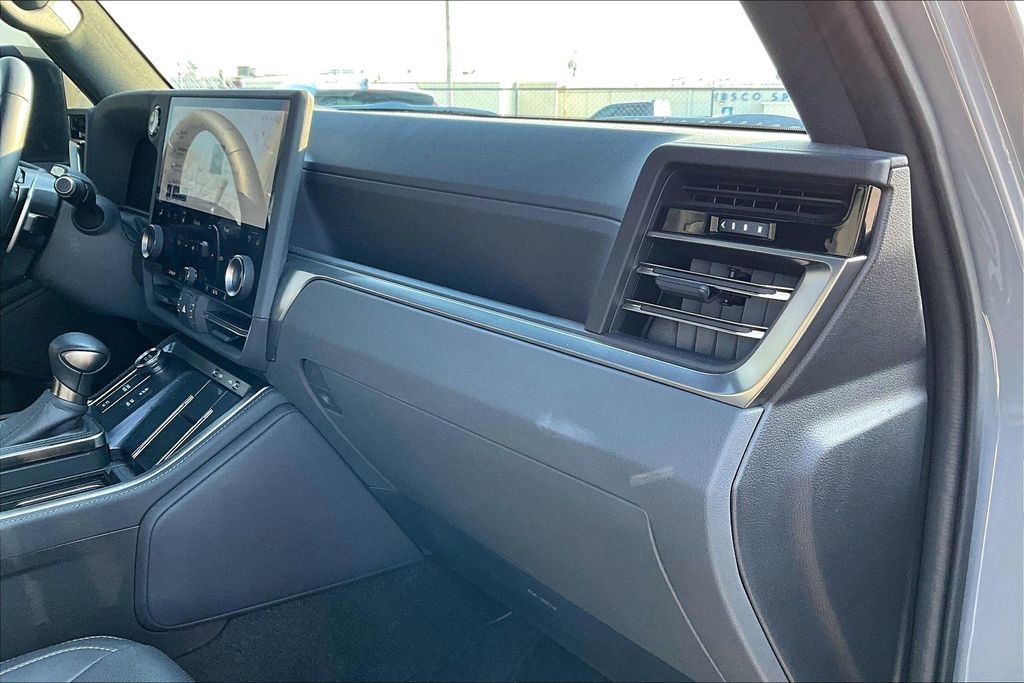 Used 2025 Lexus GX 550 w/ Cold Area Package AWD/4WD image 21