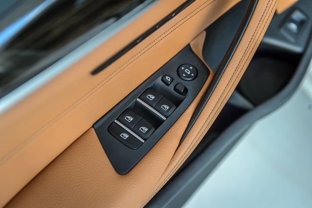 Used 2018 BMW 540i w/ Premium Package RWD image 51