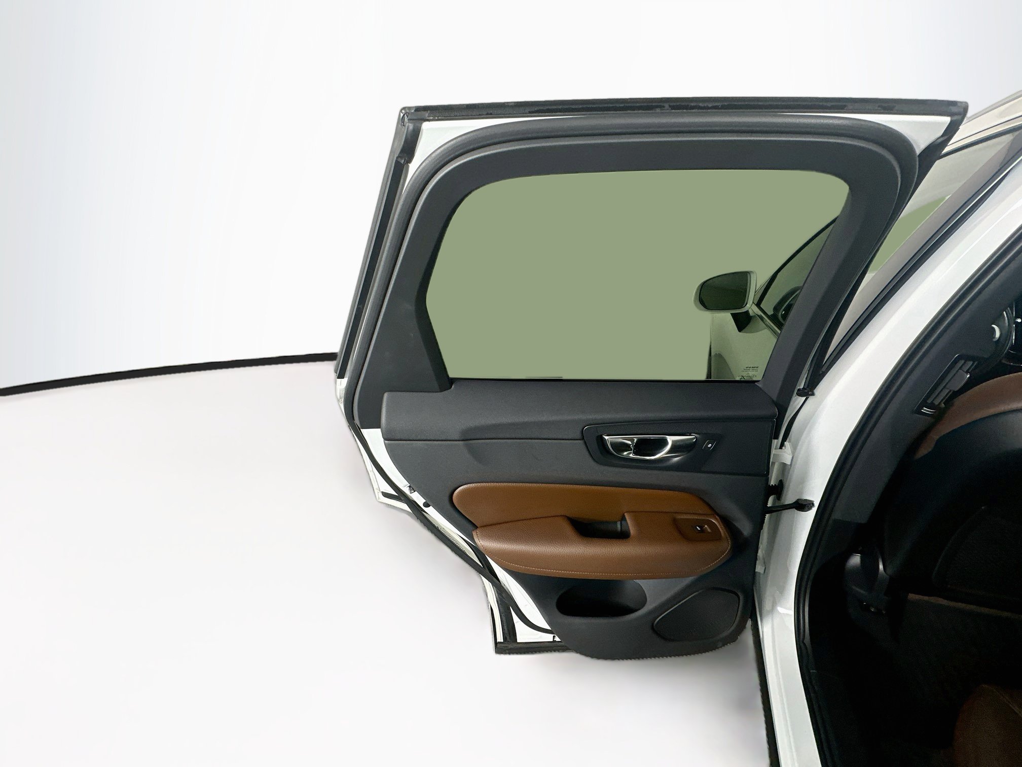 Used 2019 Volvo XC60 T5 Momentum w/ Multimedia Package FWD image 27