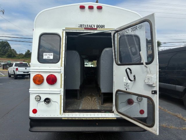 Used 2007 Chevrolet Express 3500 image 9