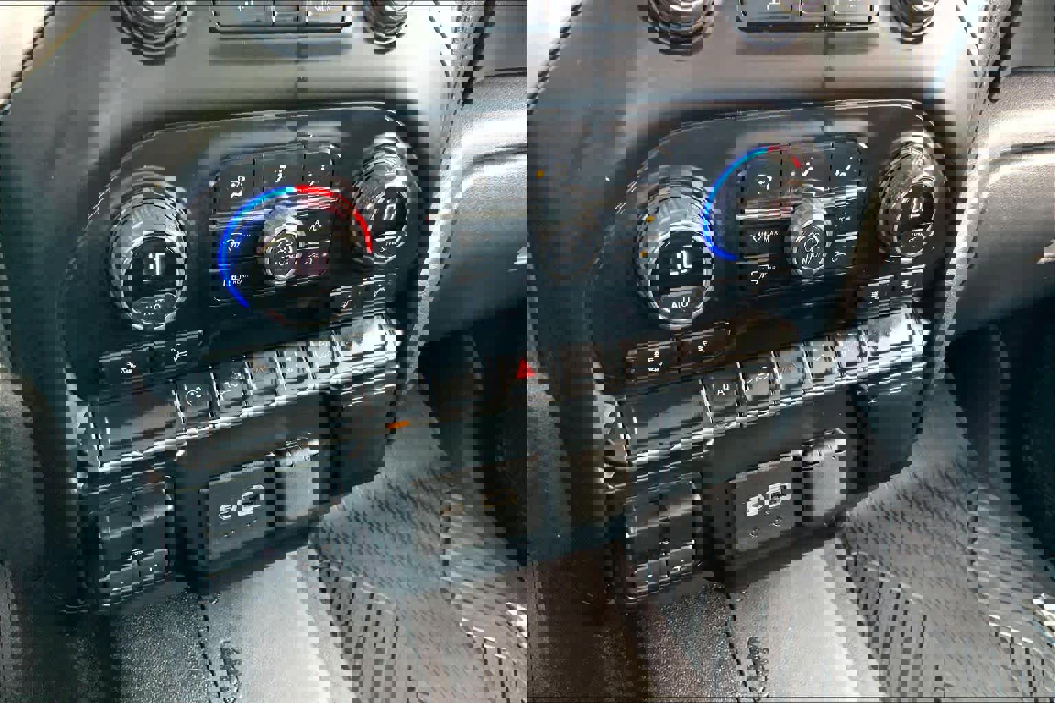 Used 2021 Chevrolet Silverado 1500 LT image 31