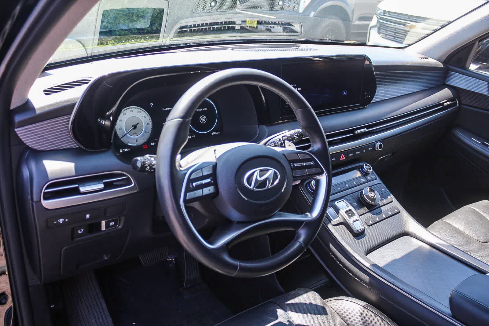 Certified 2024 Hyundai Palisade Limited FWD image 22