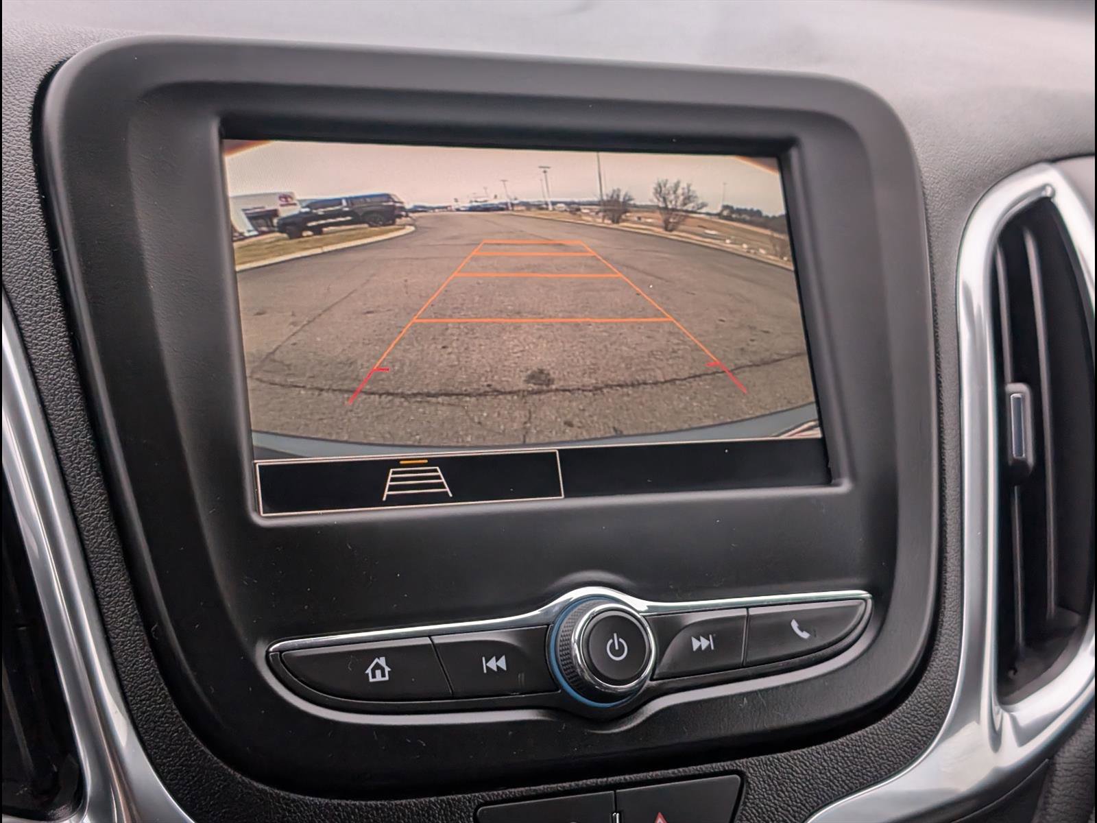 Used 2024 Chevrolet Equinox LT image 12