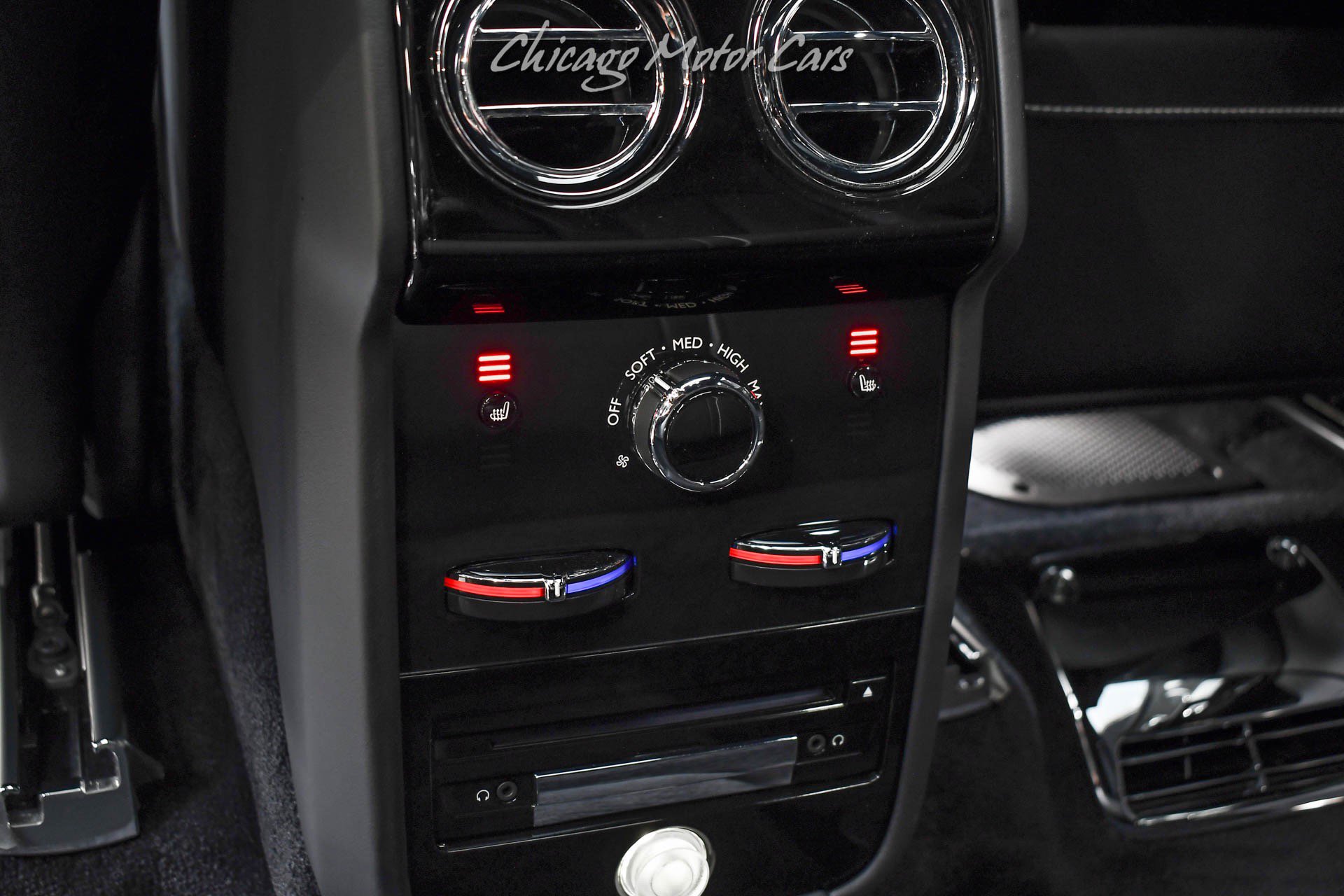 Used 2023 Rolls-Royce Cullinan w/ Cullinan Package image 28