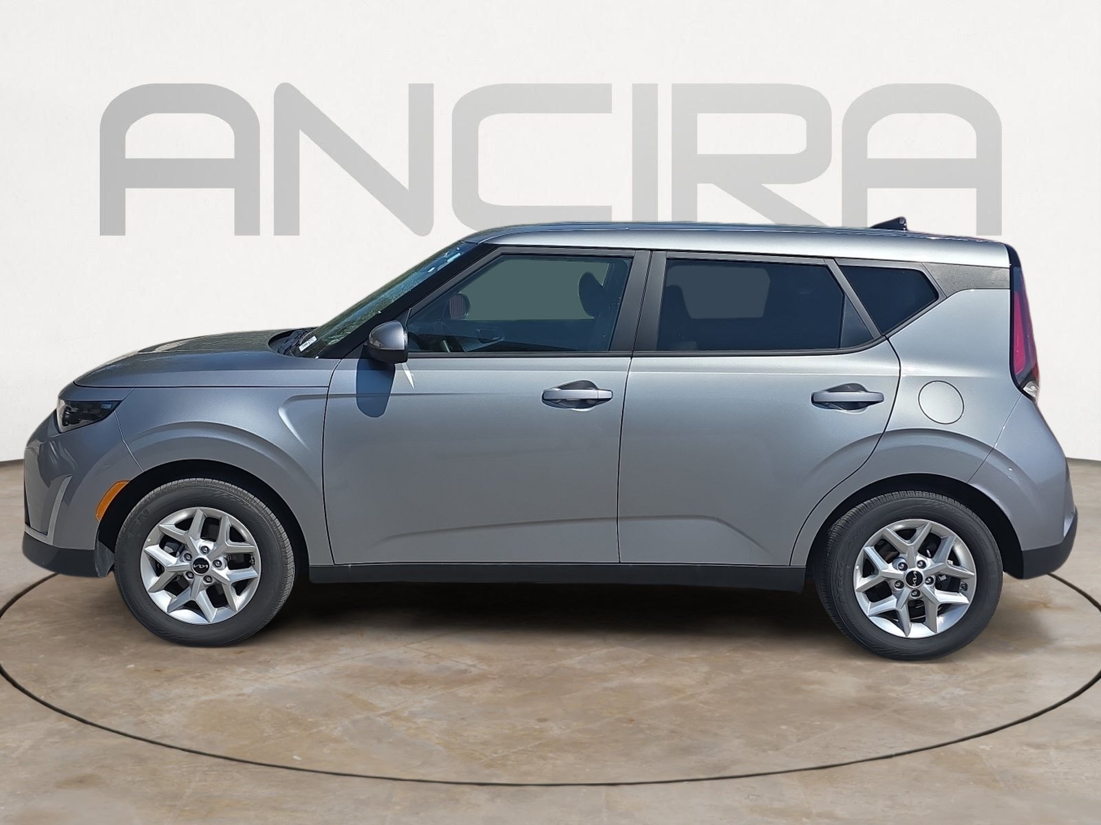 Certified 2025 Kia Soul LX w/ LX Technology Package FWD image 5