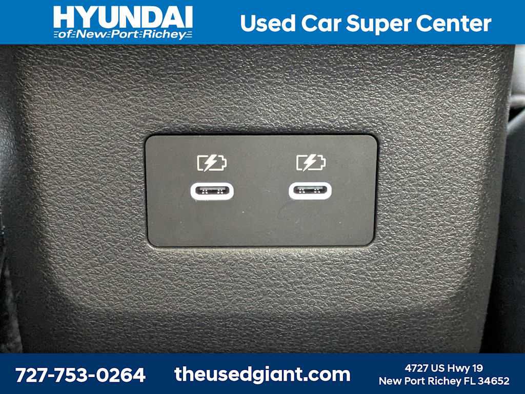 Used 2025 Nissan Kicks SR FWD image 16