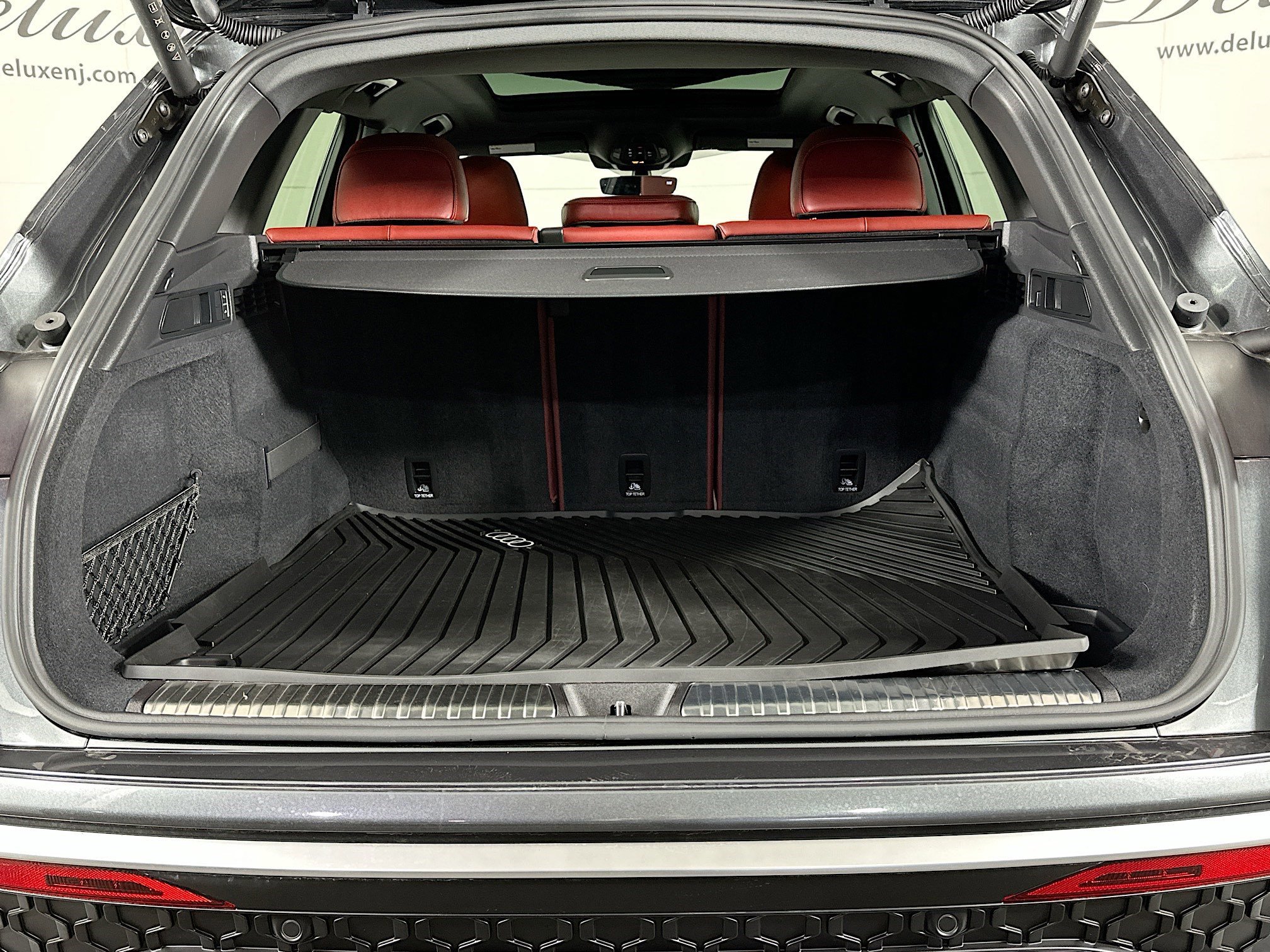 Used 2025 Audi SQ5 Premium Plus w/ Premium Plus Package image 24