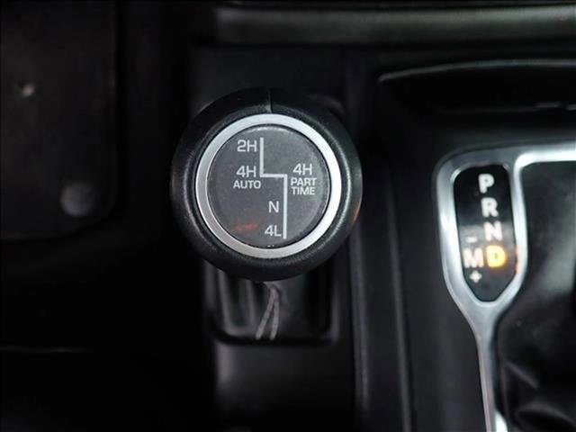 Used 2023 Jeep Wrangler Unlimited Sahara w/ Cold Weather Group AWD/4WD image 21