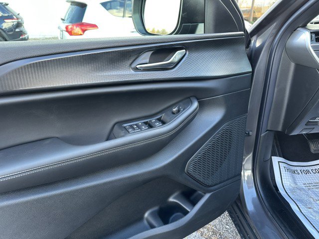 New 2025 Jeep Grand Cherokee Laredo X w/ Luxury Tech Group I image 18