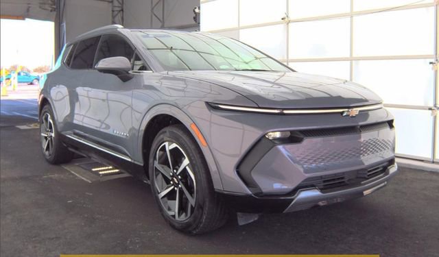 Used 2024 Chevrolet Equinox EV LT image 1