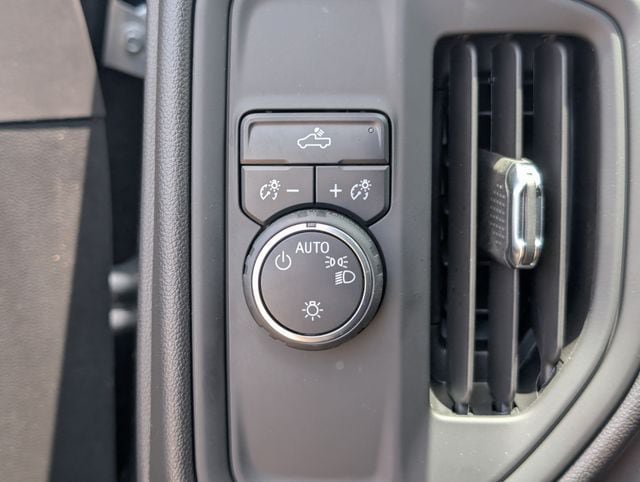 Used 2025 Chevrolet Silverado 1500 Custom RWD image 21