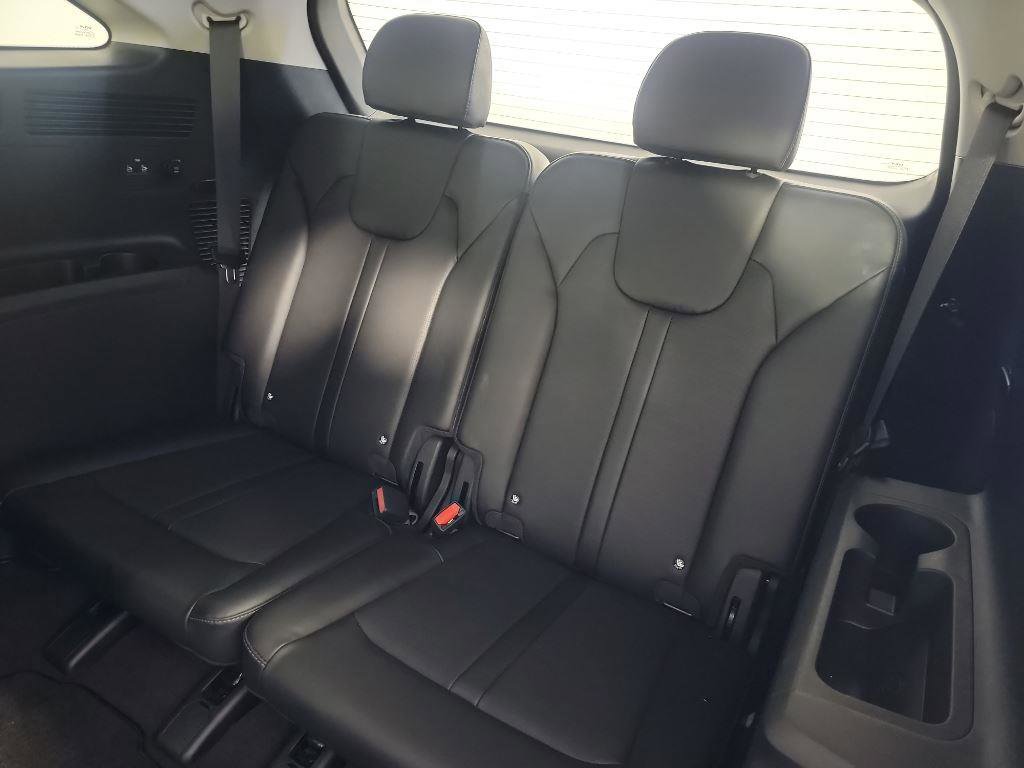 Certified 2025 Kia Sorento EX w/ Panoramic Sunroof Package image 21