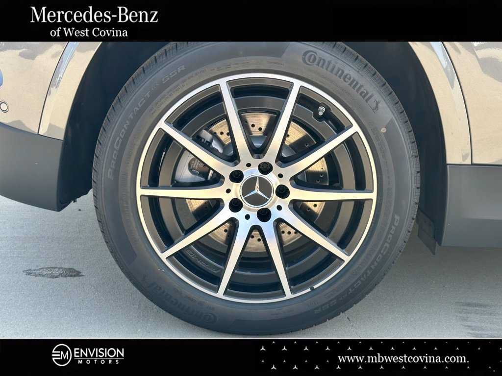 New 2025 Mercedes-Benz GLA 35 AMG 4MATIC image 16