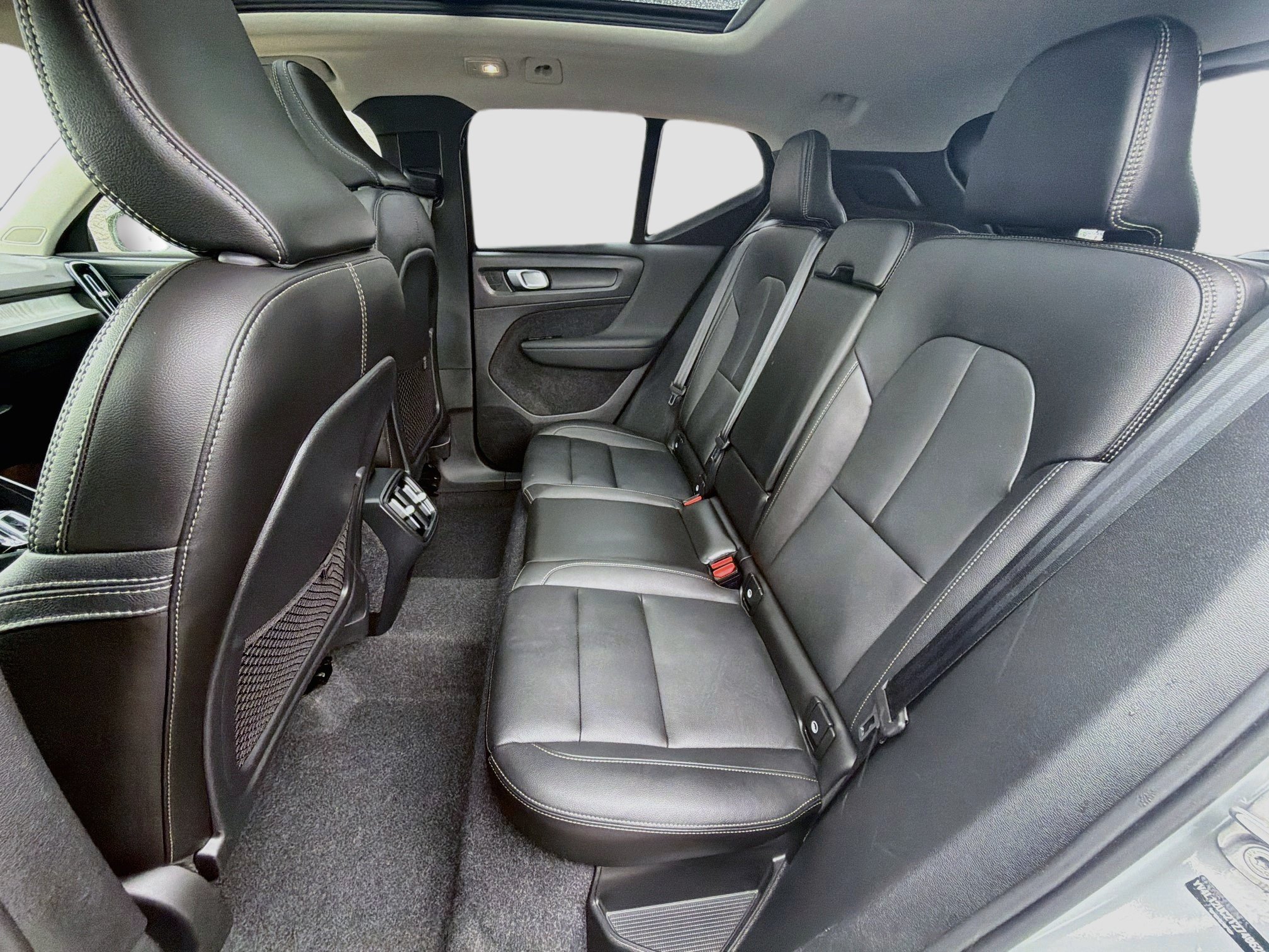 Used 2026 Volvo XC40 B5 Plus AWD/4WD image 30