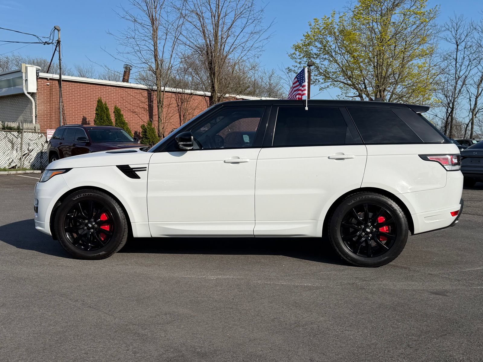 Used 2016 Land Rover Range Rover Sport HSE image 2
