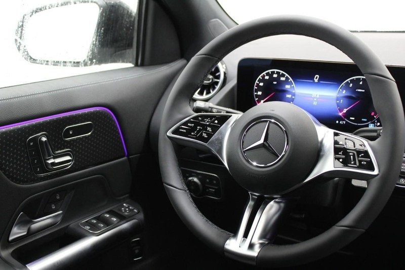 New 2025 Mercedes-Benz GLA 250 4MATIC image 8