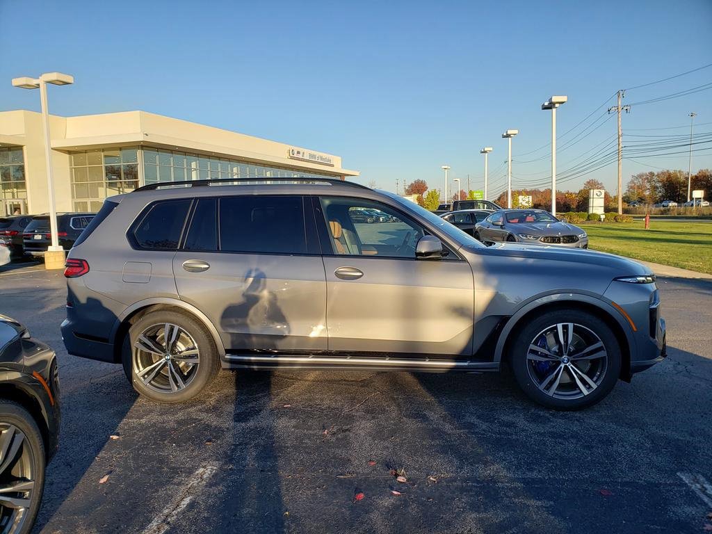 New 2026 BMW X7 xDrive40i w/ Executive Package image 3