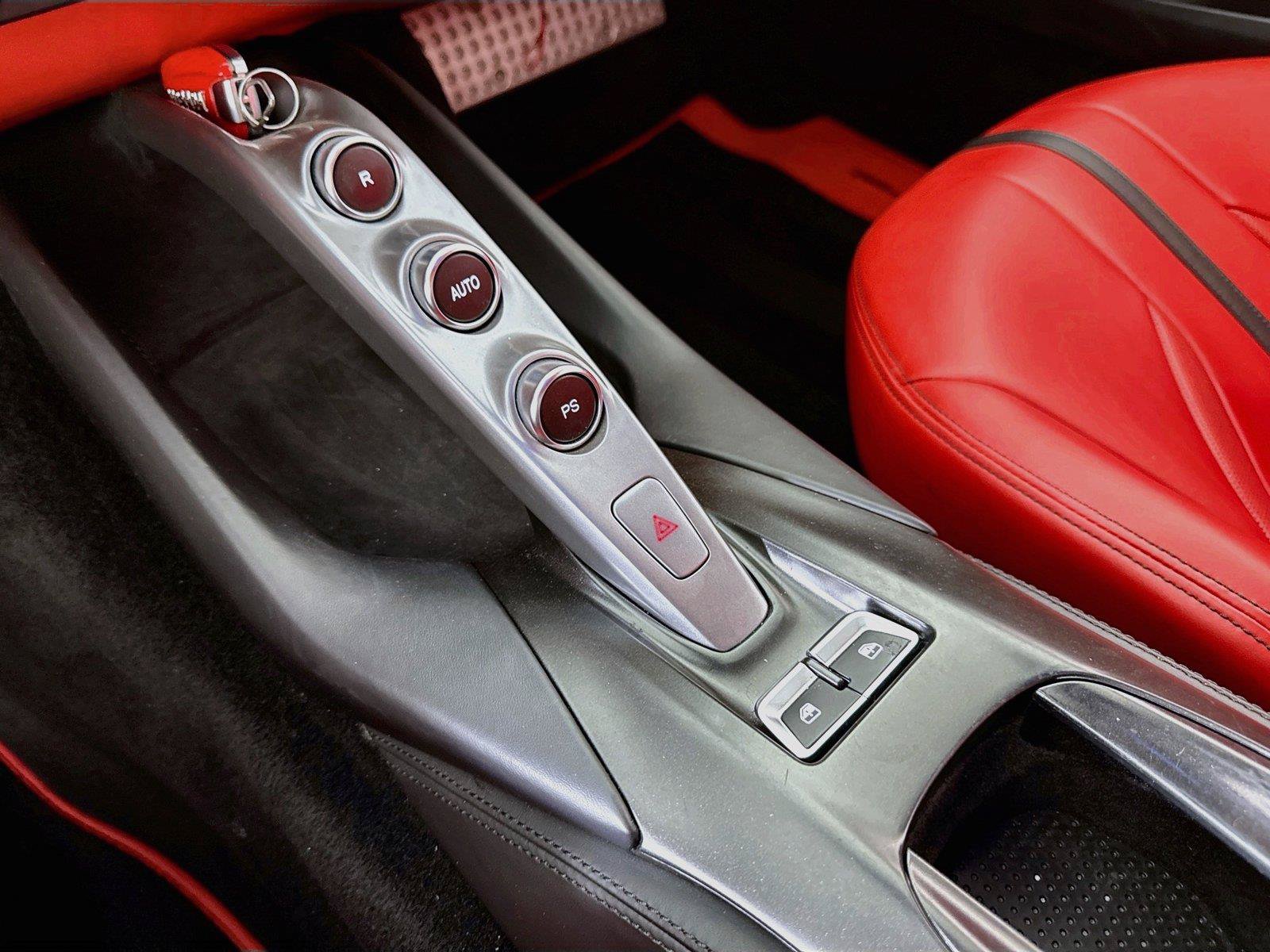 Used 2020 Ferrari 812 Superfast RWD image 19