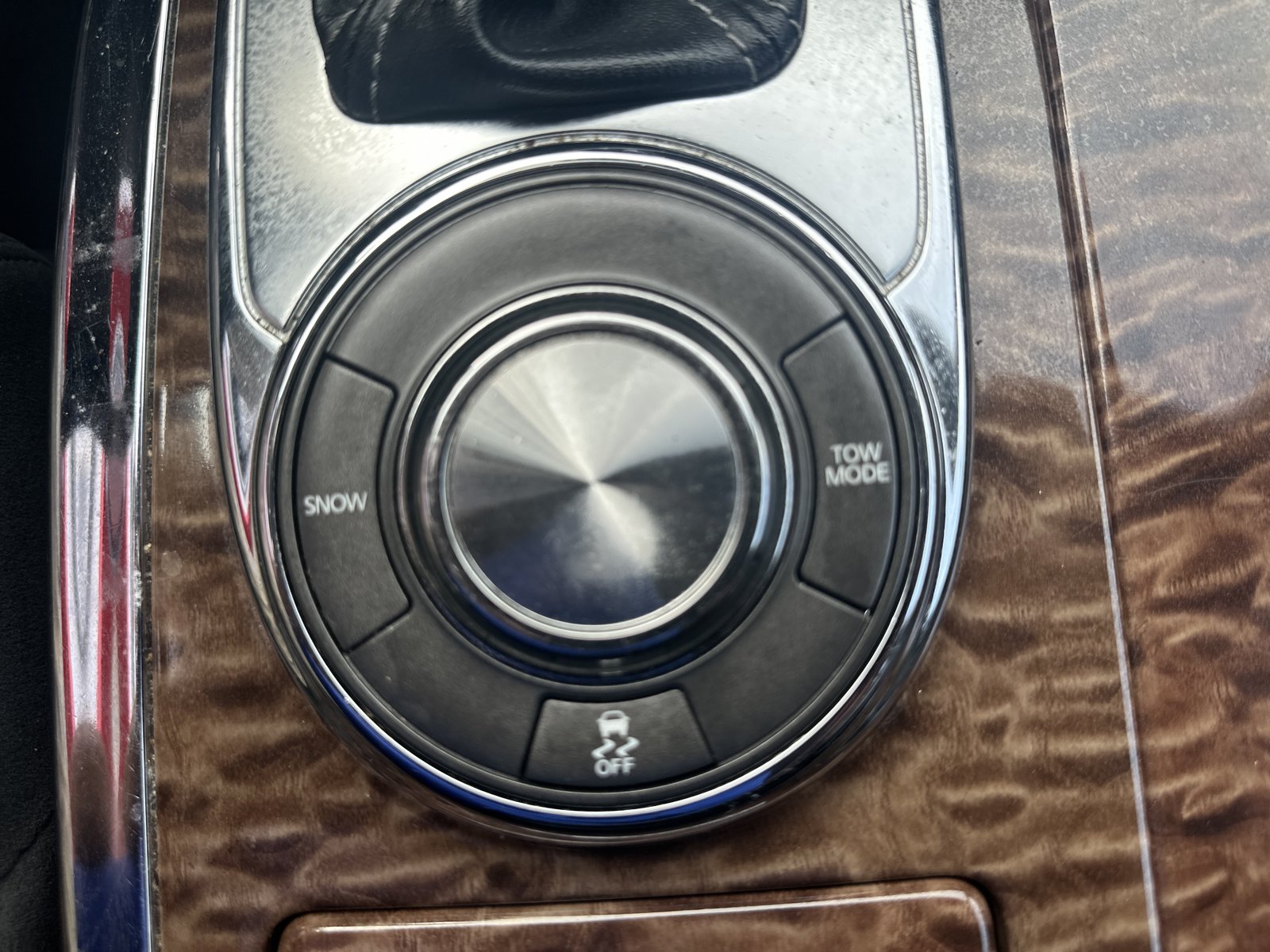 Used 2020 Nissan Armada SV w/ Driver Package RWD image 19