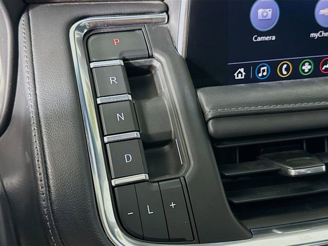 Used 2021 Chevrolet Suburban Z71 w/ Luxury Package image 19
