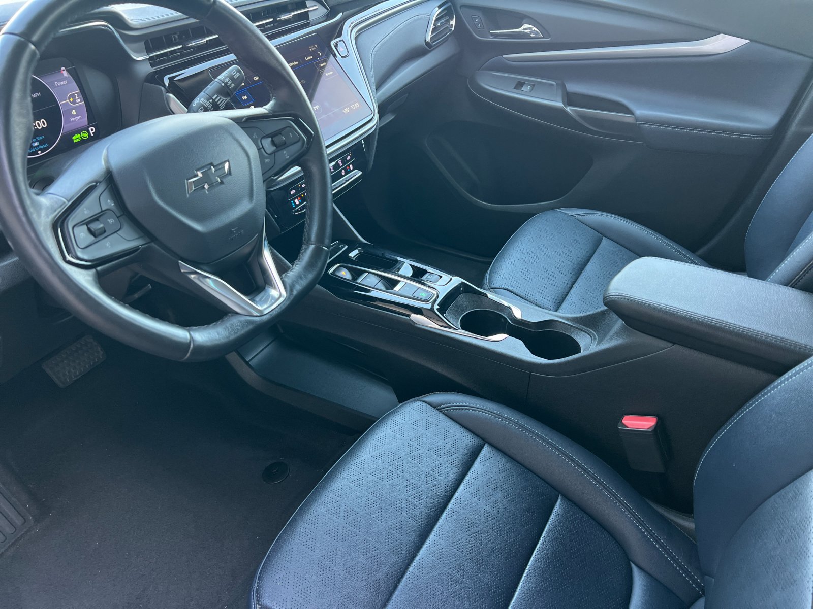 Used 2023 Chevrolet Bolt EUV LT w/ Convenience Package FWD image 10