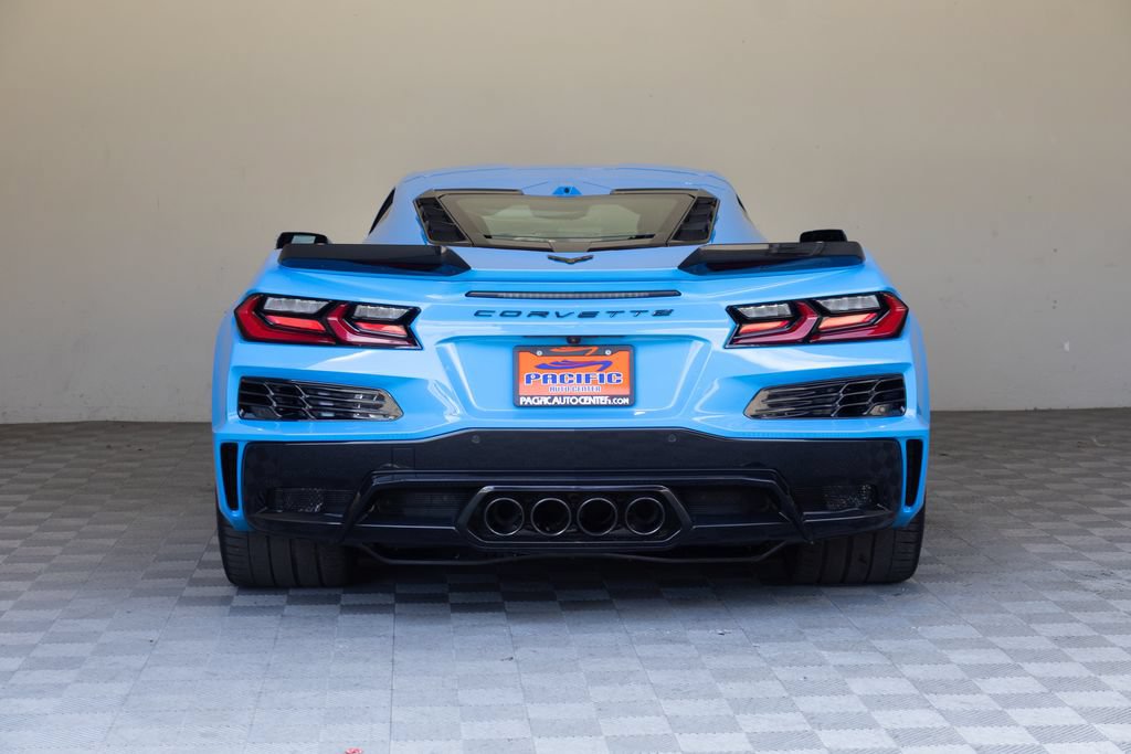 Used 2024 Chevrolet Corvette Z06 RWD image 12