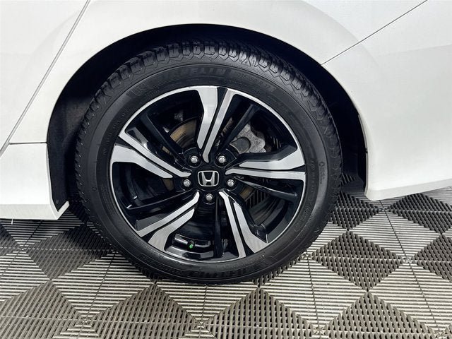 Used 2018 Honda Civic Touring image 31