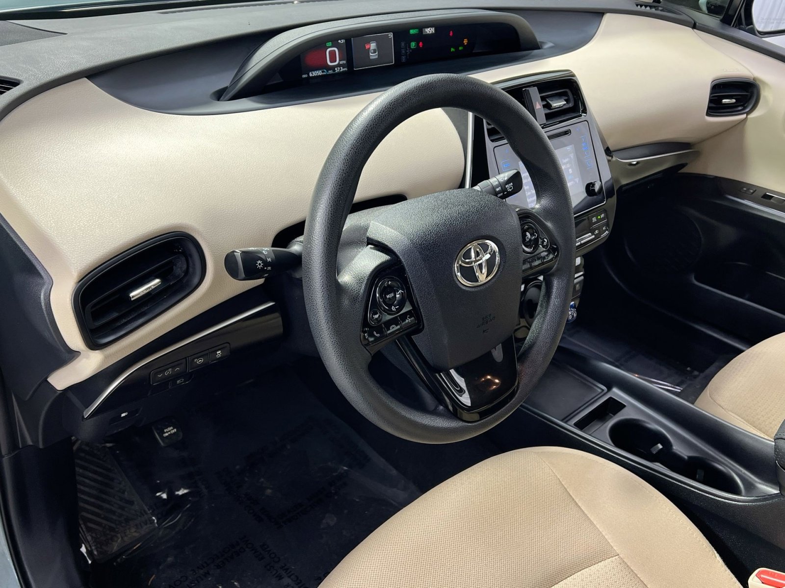 Used 2019 Toyota Prius LE image 7