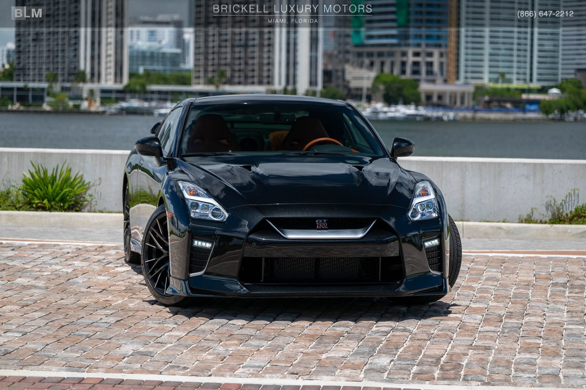 Used 2020 Nissan GT-R Premium w/ Premium Interior Package AWD/4WD image 2