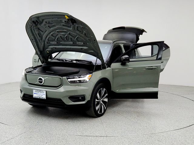 Certified 2022 Volvo XC40 P8 Recharge Plus image 9
