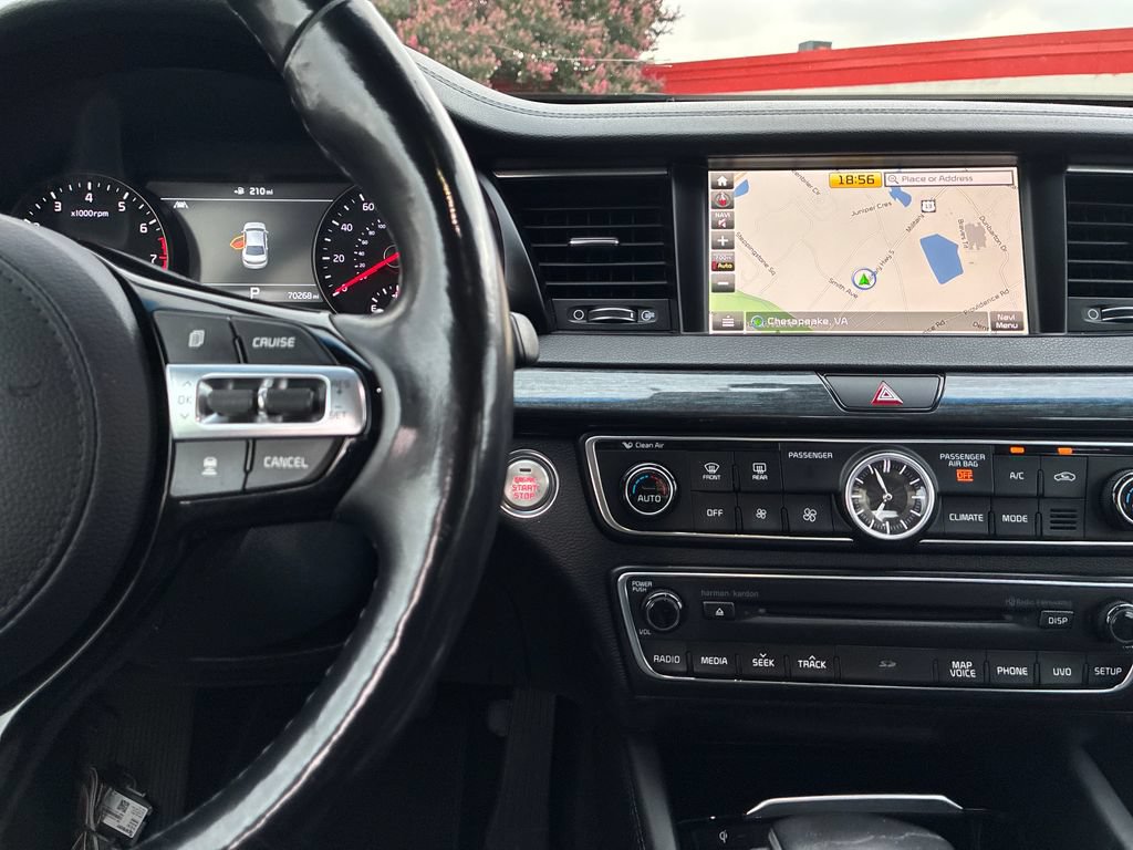 Used 2018 Kia Cadenza Limited FWD image 18