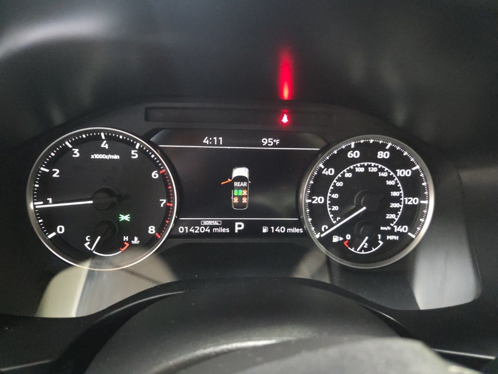 Used 2025 Mitsubishi Outlander SE AWD/4WD image 2