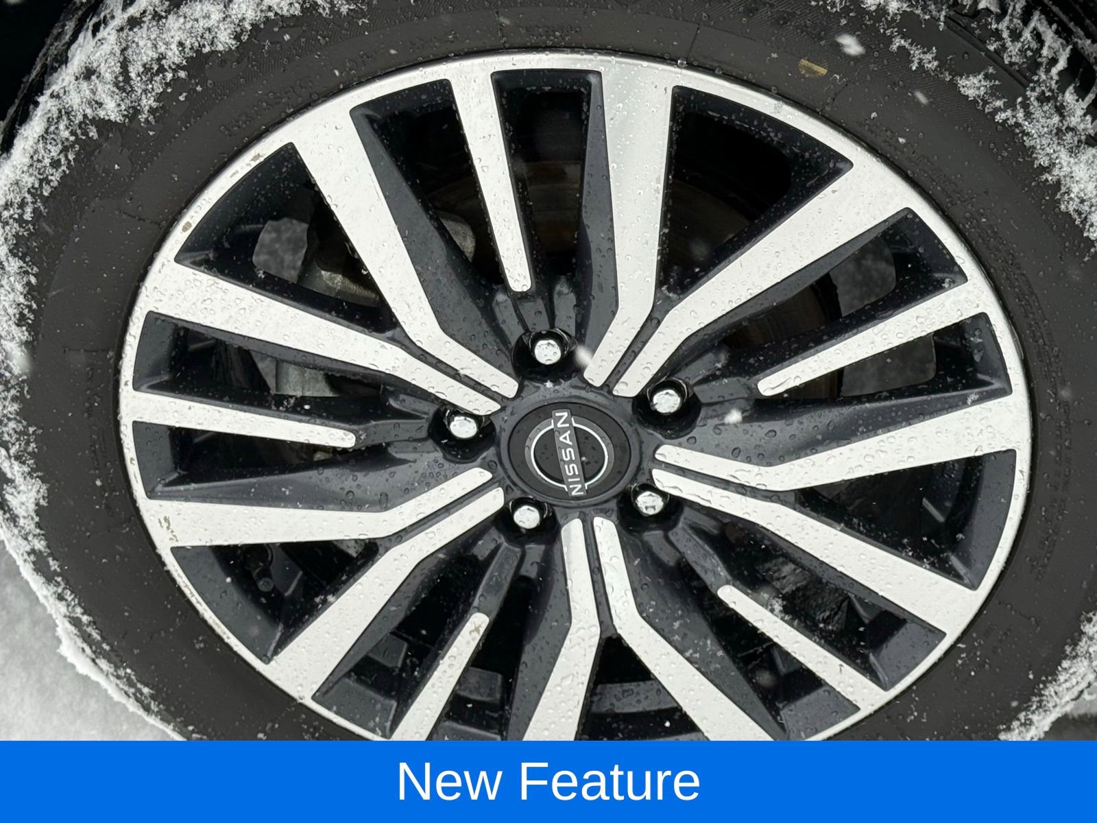 Used 2023 Nissan Kicks SV image 11