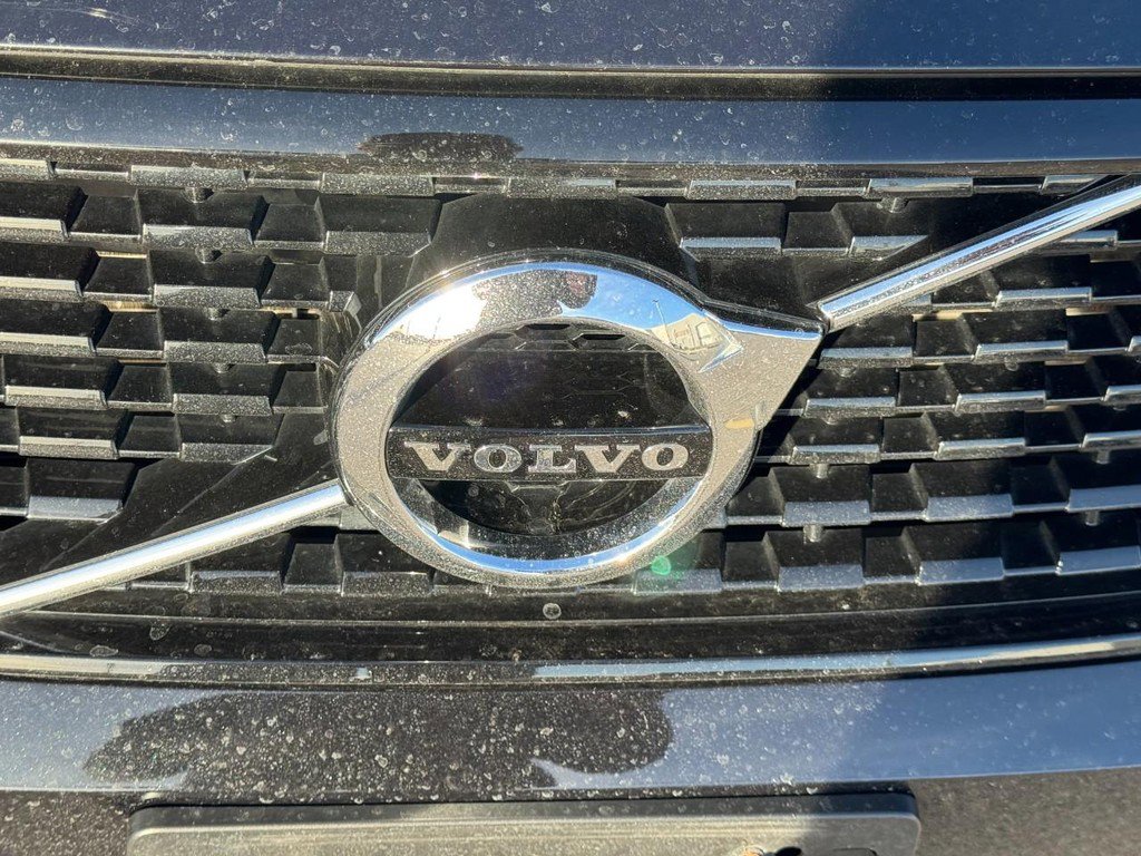 Used 2020 Volvo XC40 T5 R-Design image 12