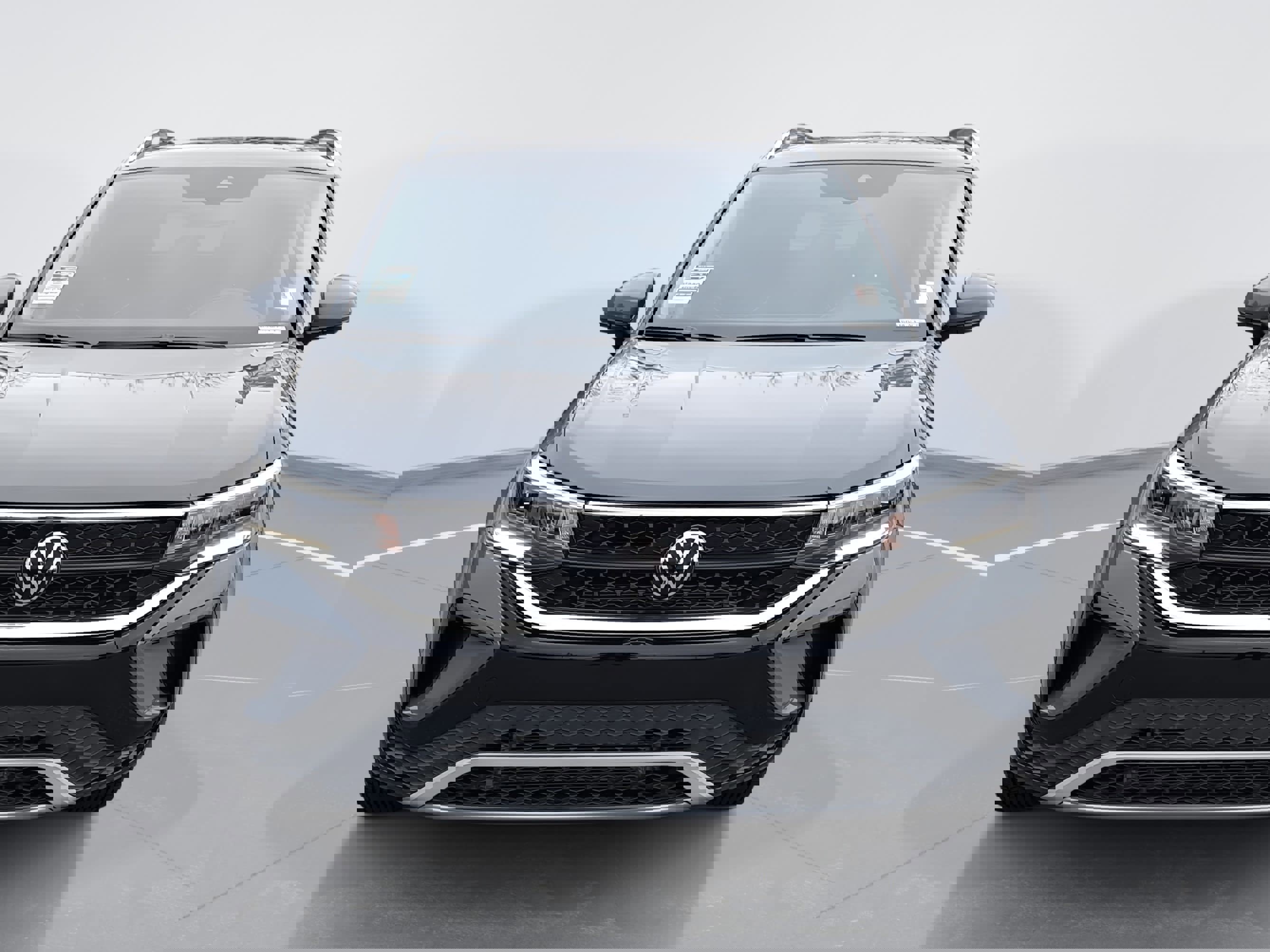 Used 2024 Volkswagen Taos SE w/ Panoramic Sunroof Package image 8