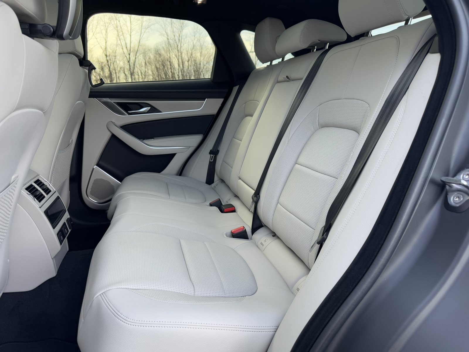 Used 2026 Jaguar F-PACE R-Dynamic S AWD/4WD image 5
