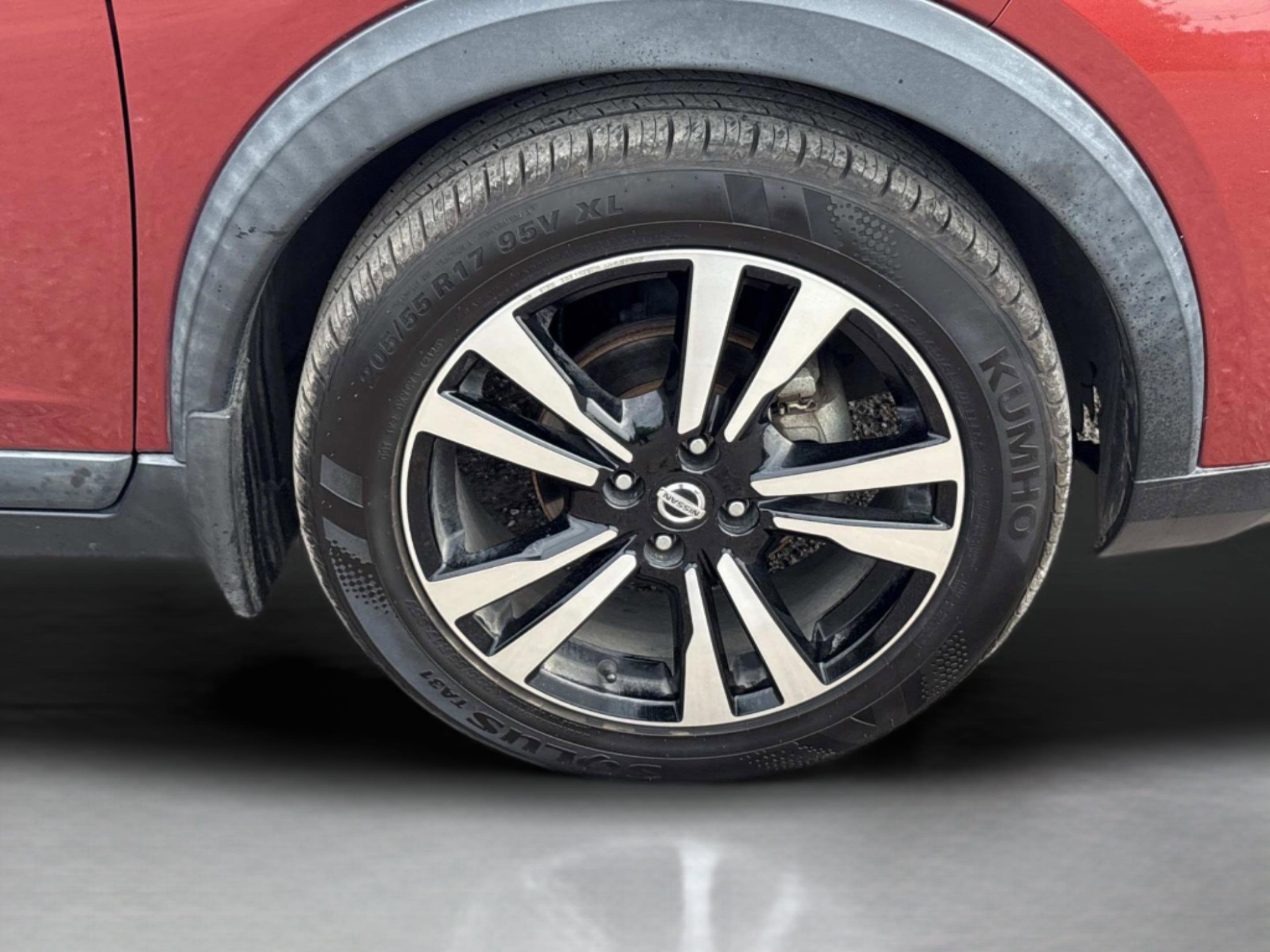 Used 2018 Nissan Kicks SR image 9