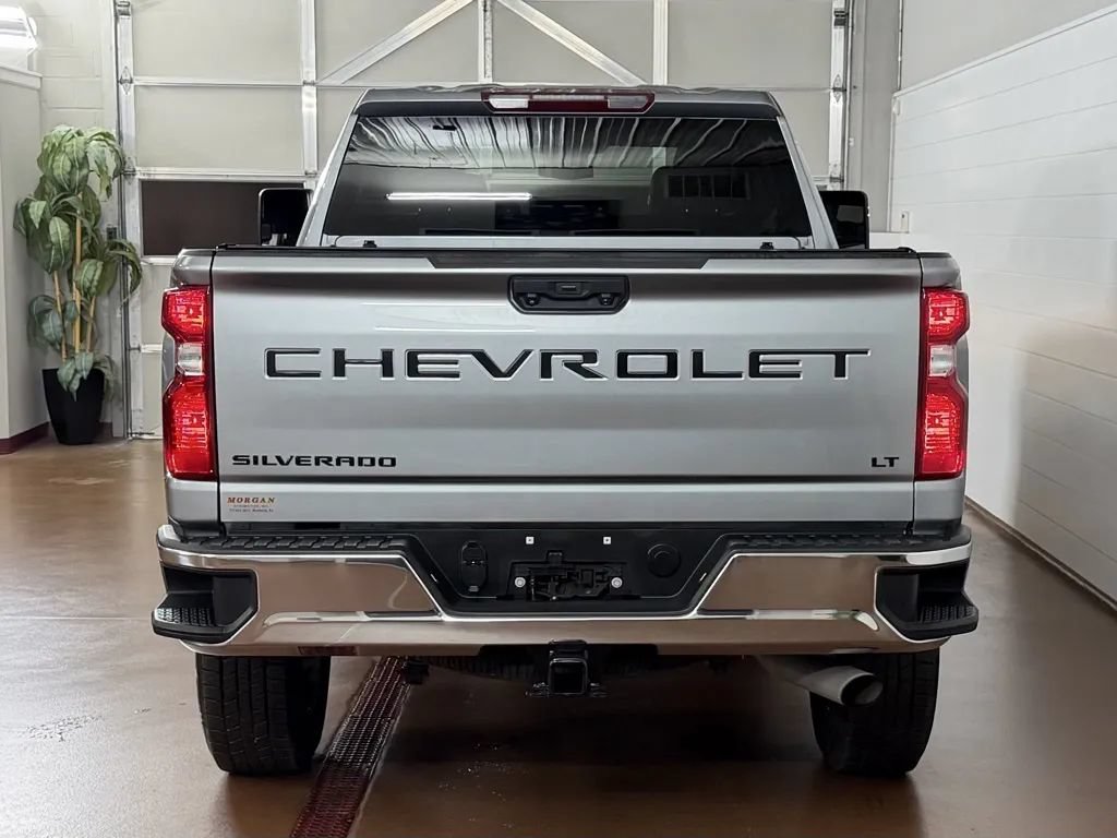 Used 2024 Chevrolet Silverado 2500 LT w/ Convenience Package AWD/4WD image 4