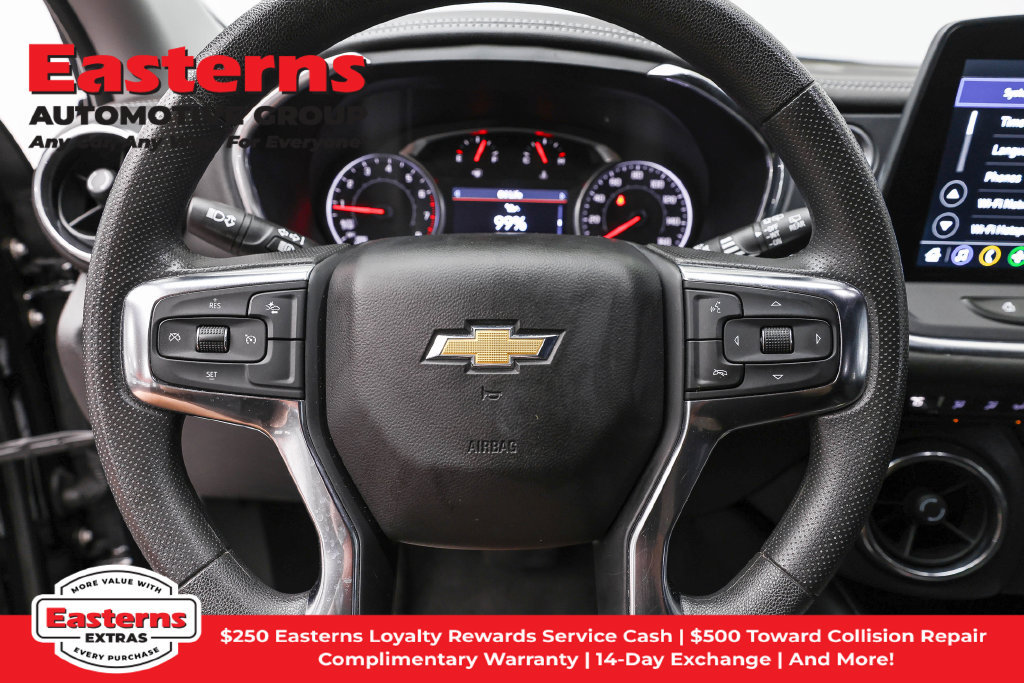 Used 2025 Chevrolet Blazer LT FWD image 11