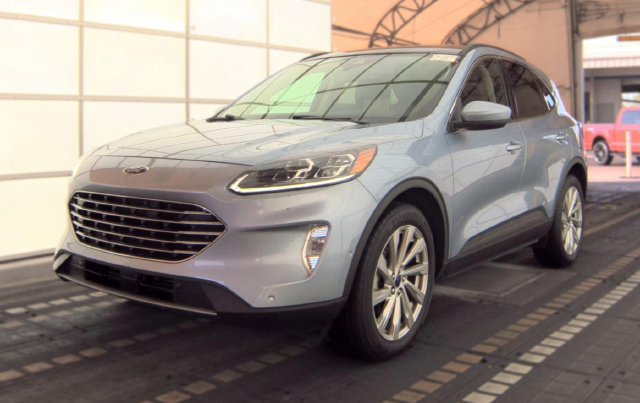 Used 2022 Ford Escape Titanium w/ Titanium Elite Package AWD/4WD image 1