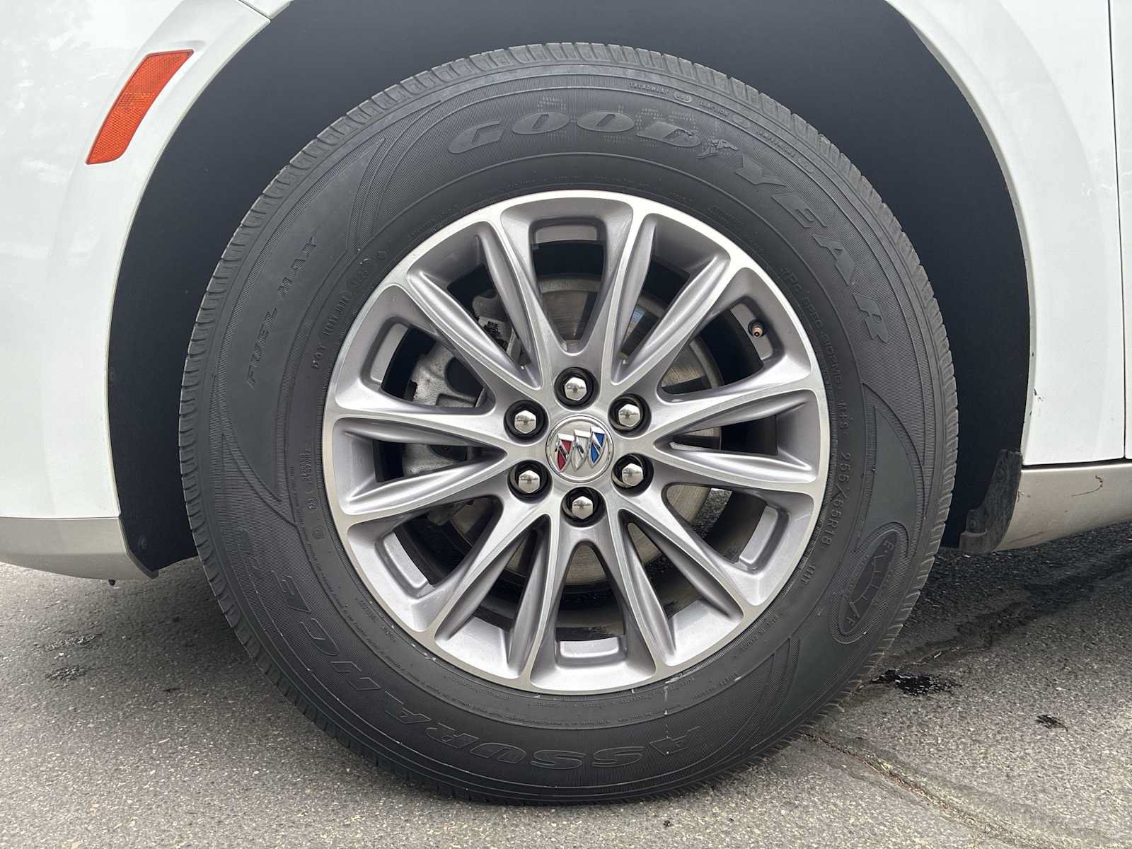 Used 2024 Buick Enclave Premium AWD/4WD image 18