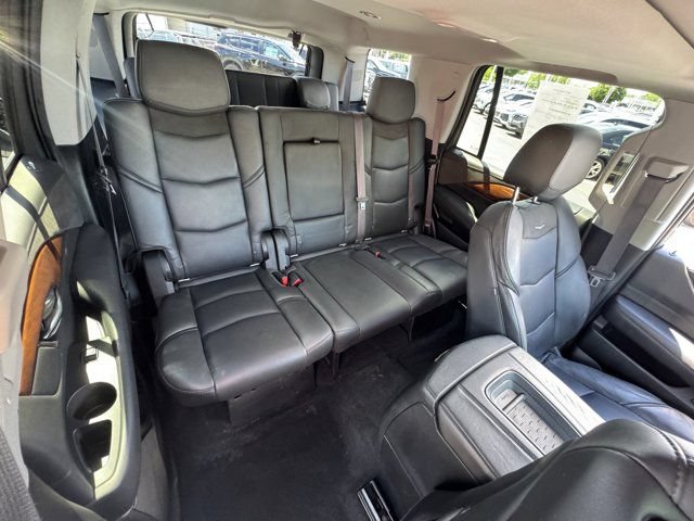 Used 2016 Cadillac Escalade Luxury AWD/4WD image 17