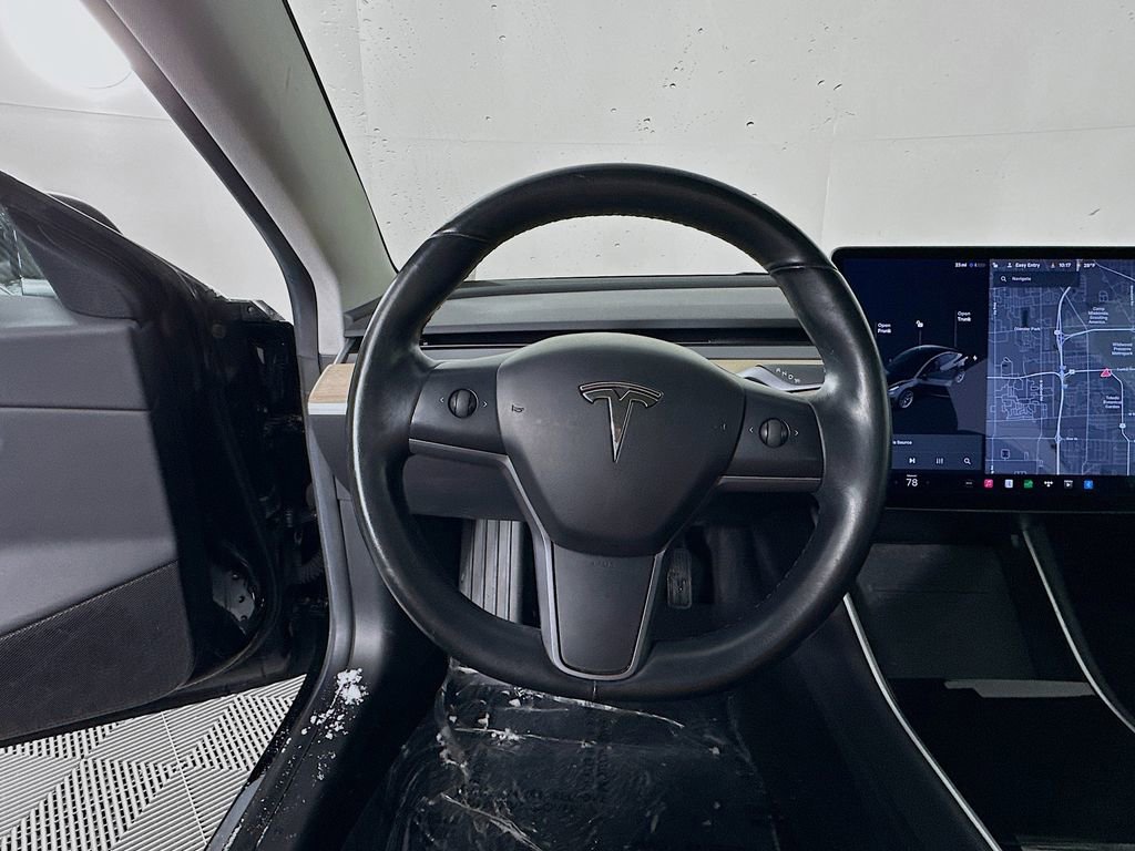 Used 2018 Tesla Model 3 Long Range image 14