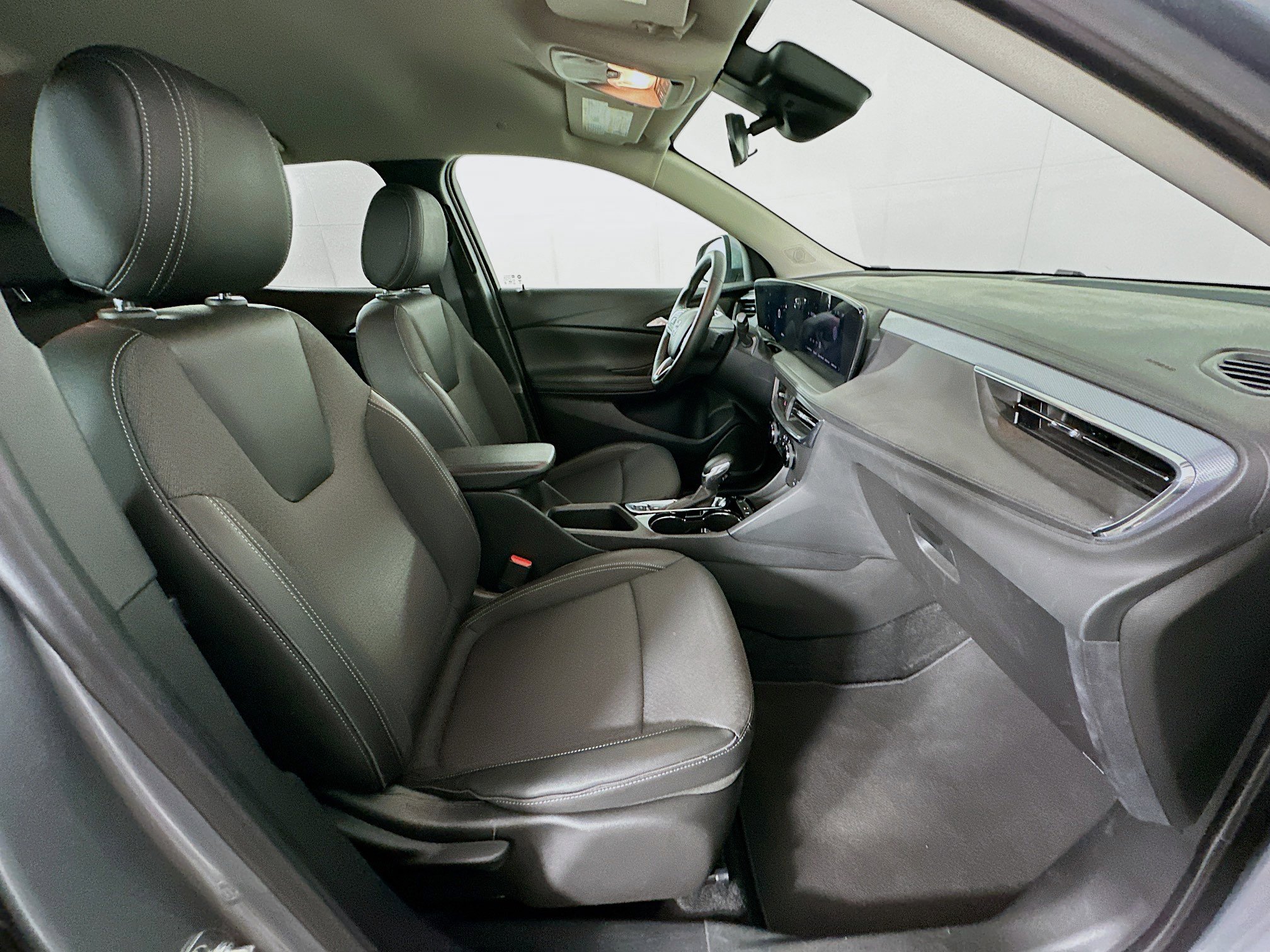 Used 2025 Buick Encore GX Preferred image 29