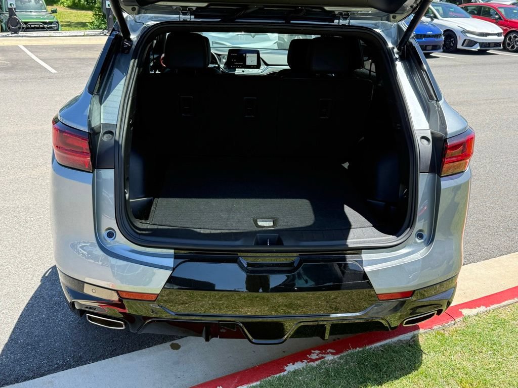 Used 2025 Chevrolet Blazer RS FWD image 29