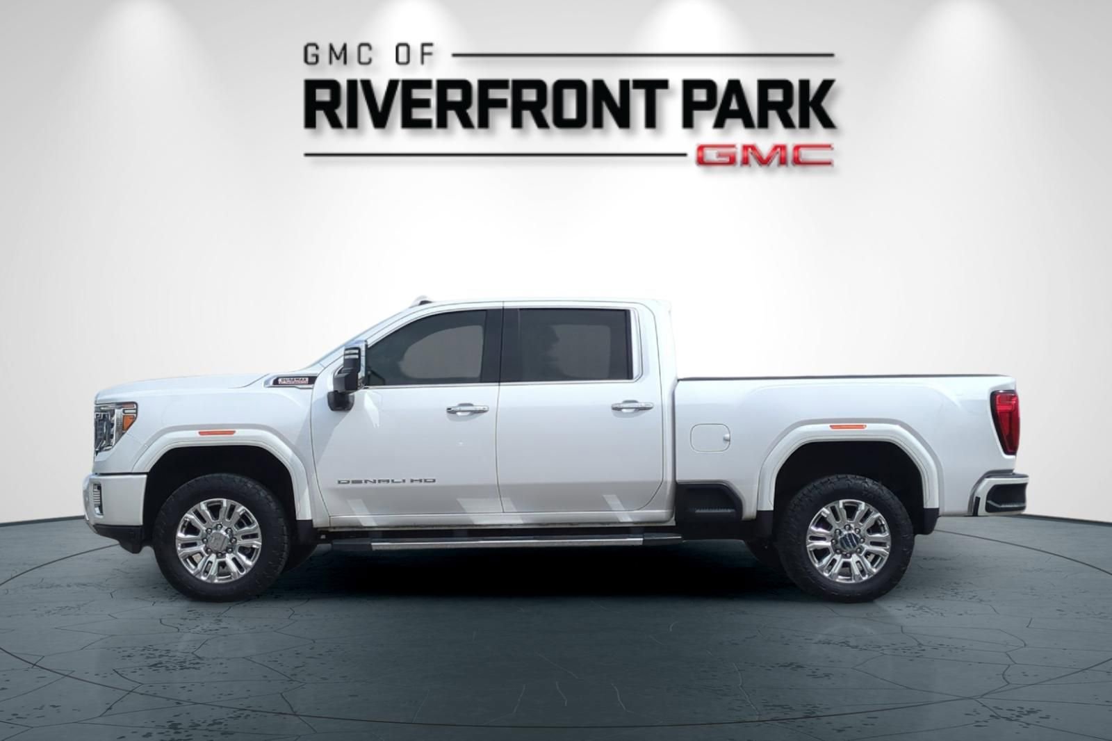 Used 2022 GMC Sierra 3500 Denali AWD/4WD image 6
